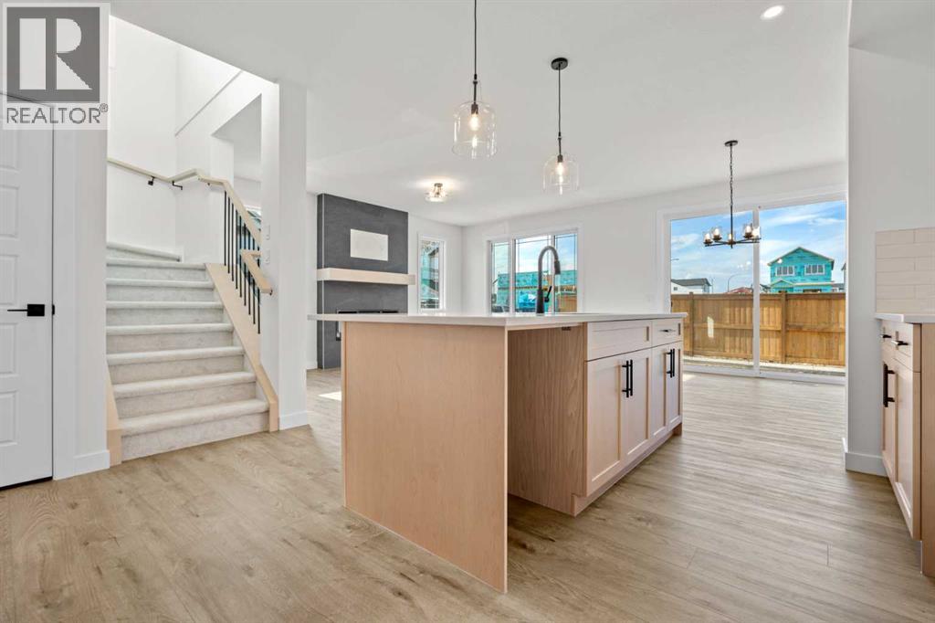 571 Buffaloberry Manor SE - 11