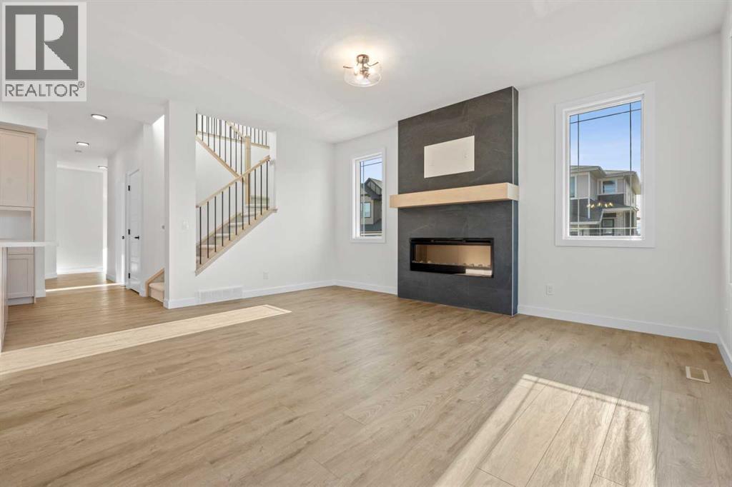 571 Buffaloberry Manor SE - 5