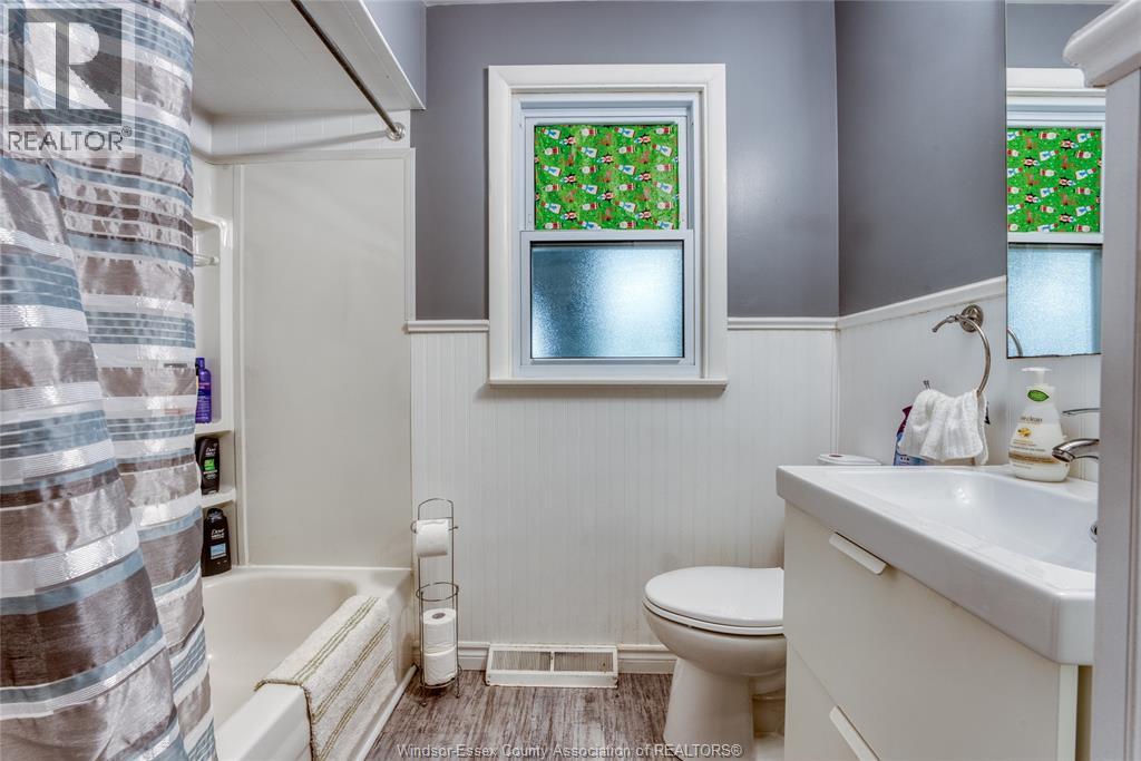 248 MCKAY AVENUE - 14