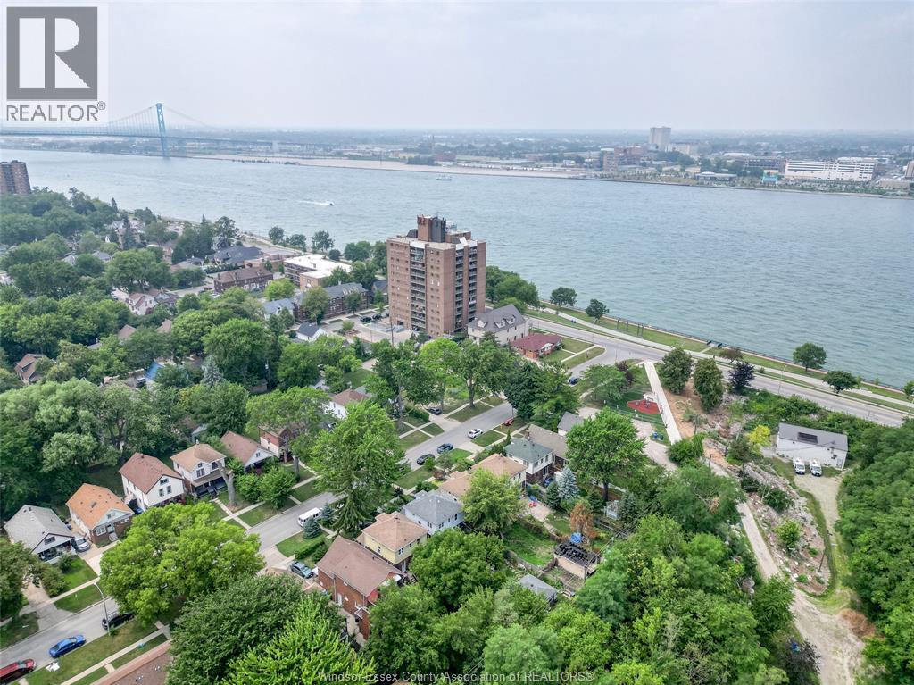 248 MCKAY AVENUE - 23