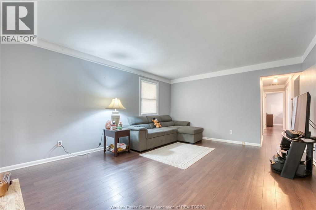 248 MCKAY AVENUE - 5