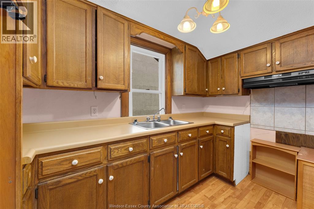 1451 OUELLETTE AVENUE - Image 23