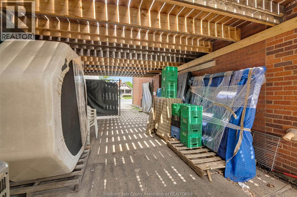 1451 OUELLETTE AVENUE - Image 3