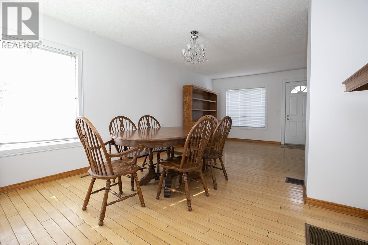 548 Lake ST - 17