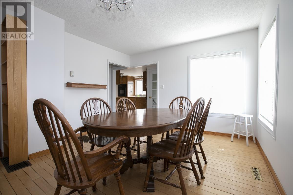 548 Lake ST - 16