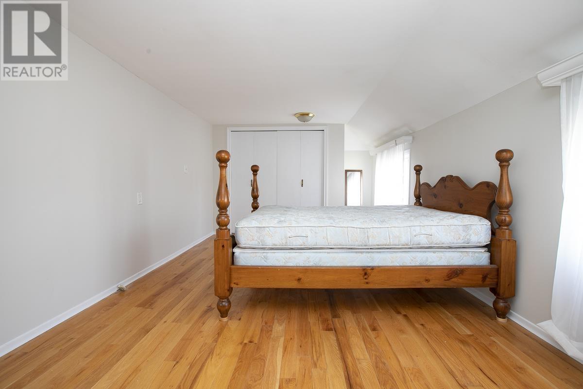 548 Lake ST - 32