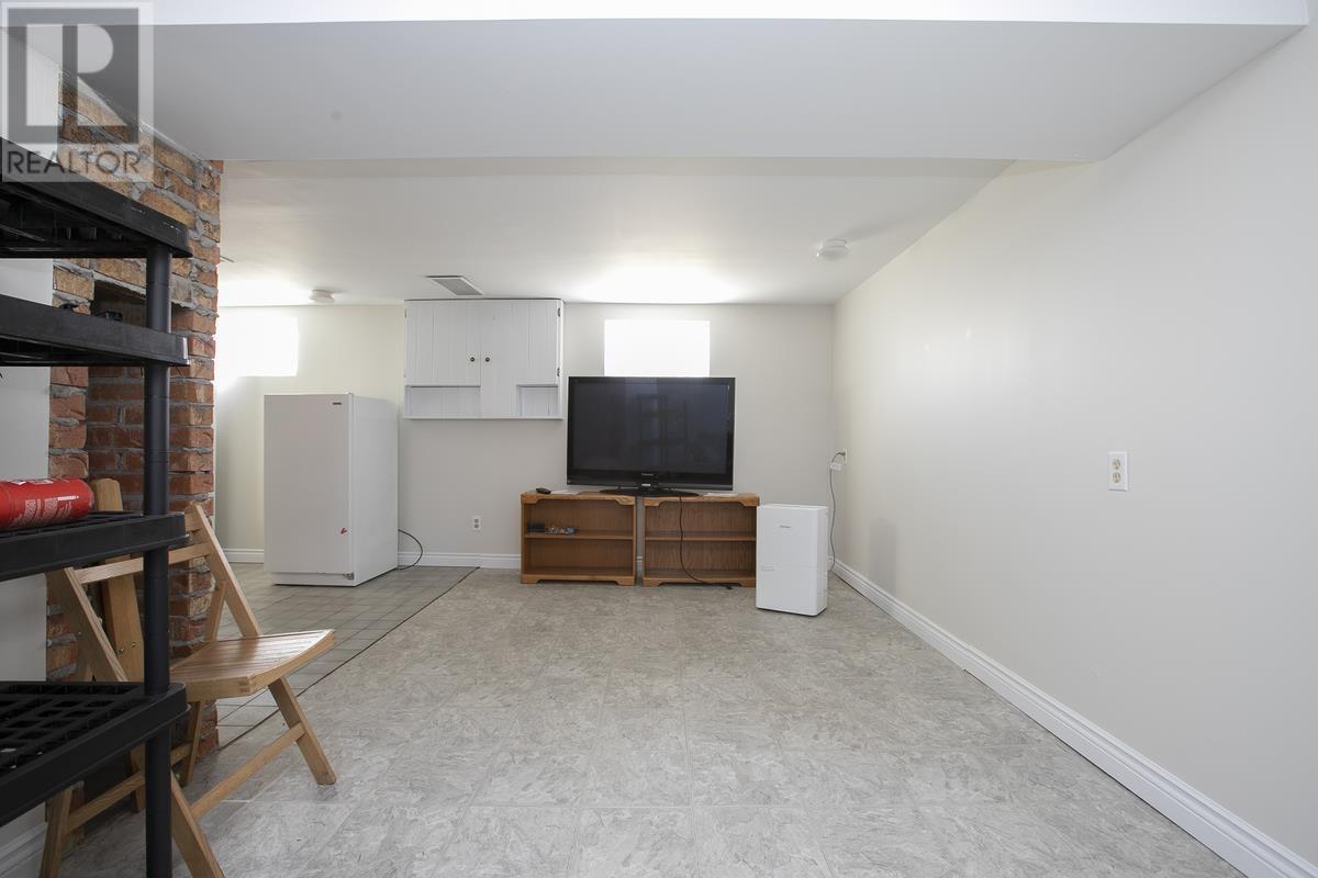 548 Lake ST - 47