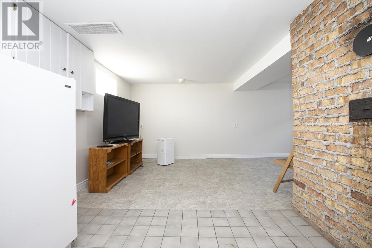 548 Lake ST - 42