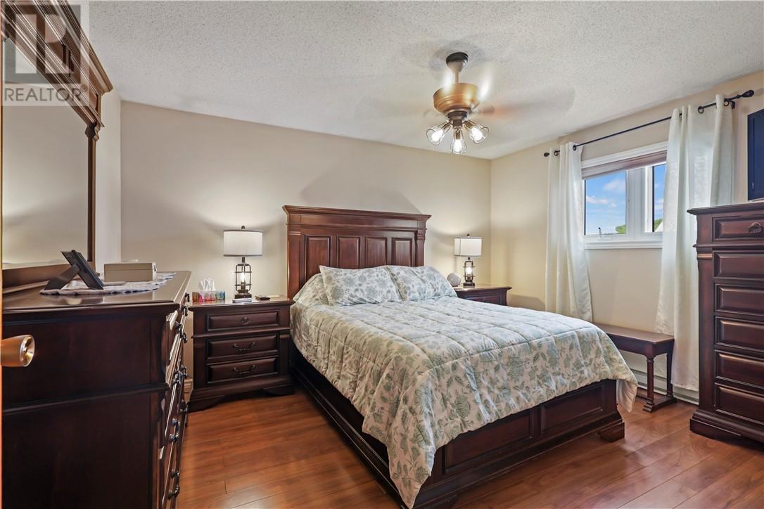 5 DUPONT Street - 33