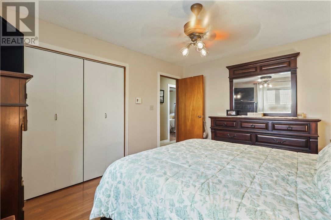 5 DUPONT Street - 36