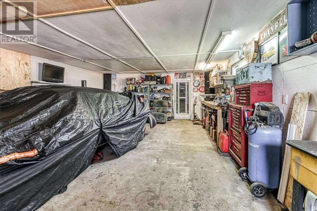 112 Cote Boulevard - 17