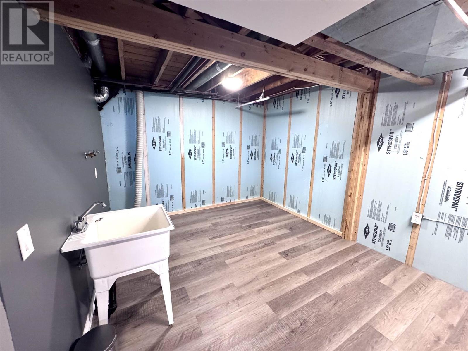 18 Wood AVE - 25