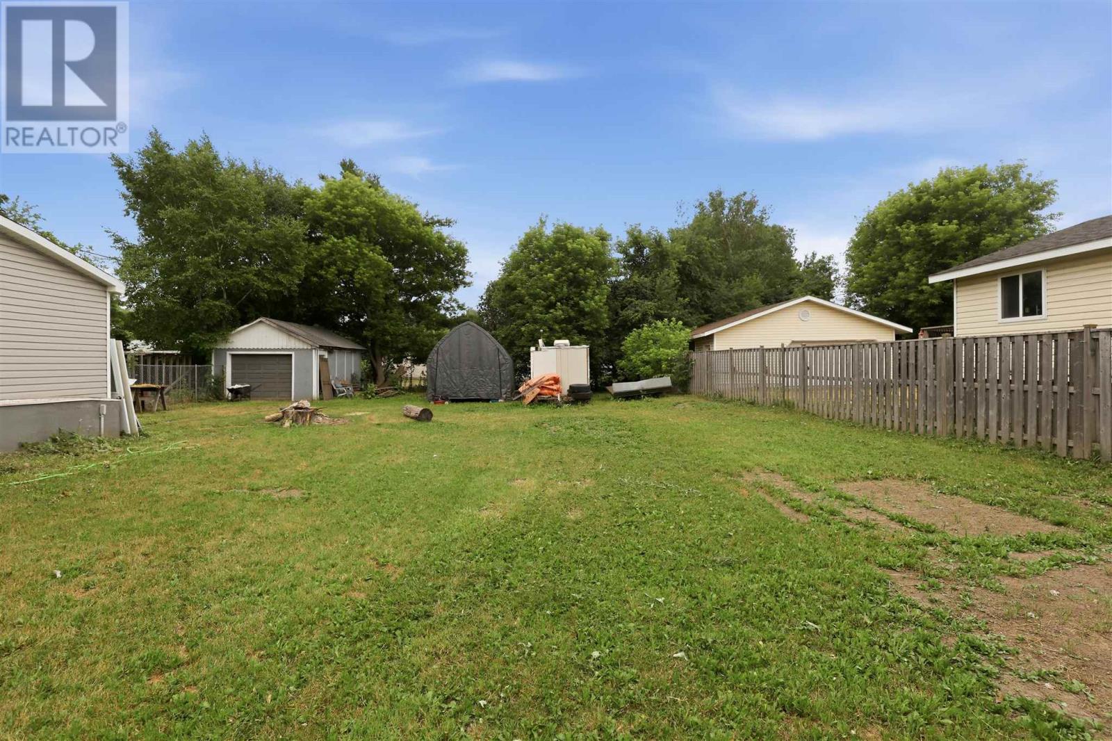 763 Dyment ST - 22