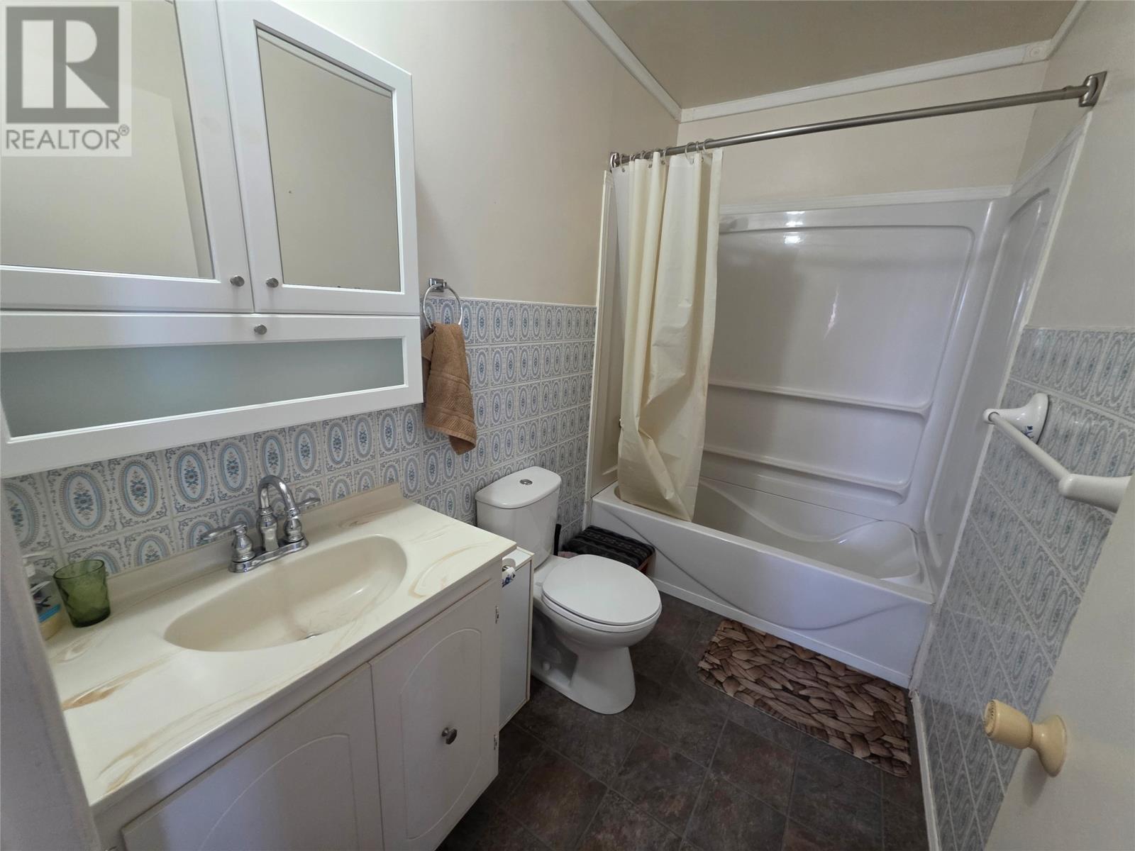 2 Embassy Avenue - 13