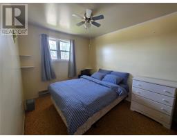 2 Embassy Avenue thumbnail 15