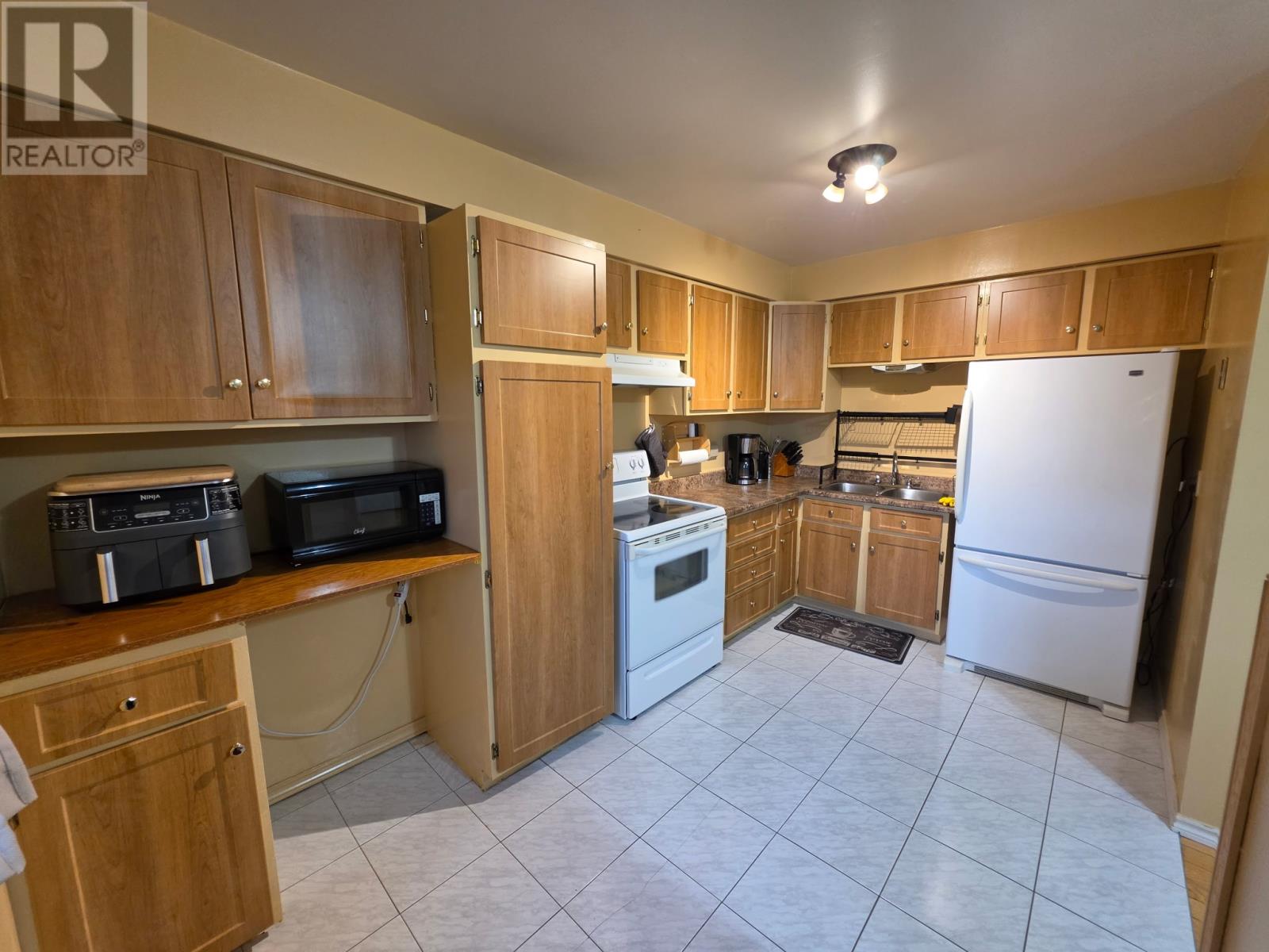 2 Embassy Avenue - 7