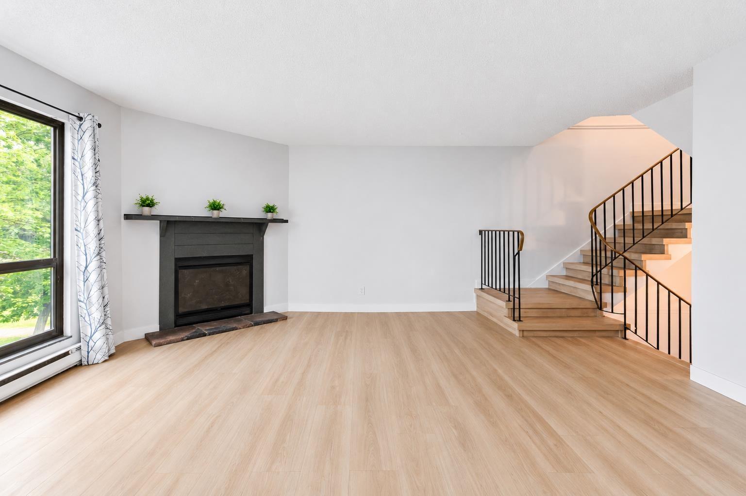 2 Bed, 1 Bath House for Sale in Surrey – 10582 HOLLY PARK LANE, Surrey – MLS# R3147798 - Image 8