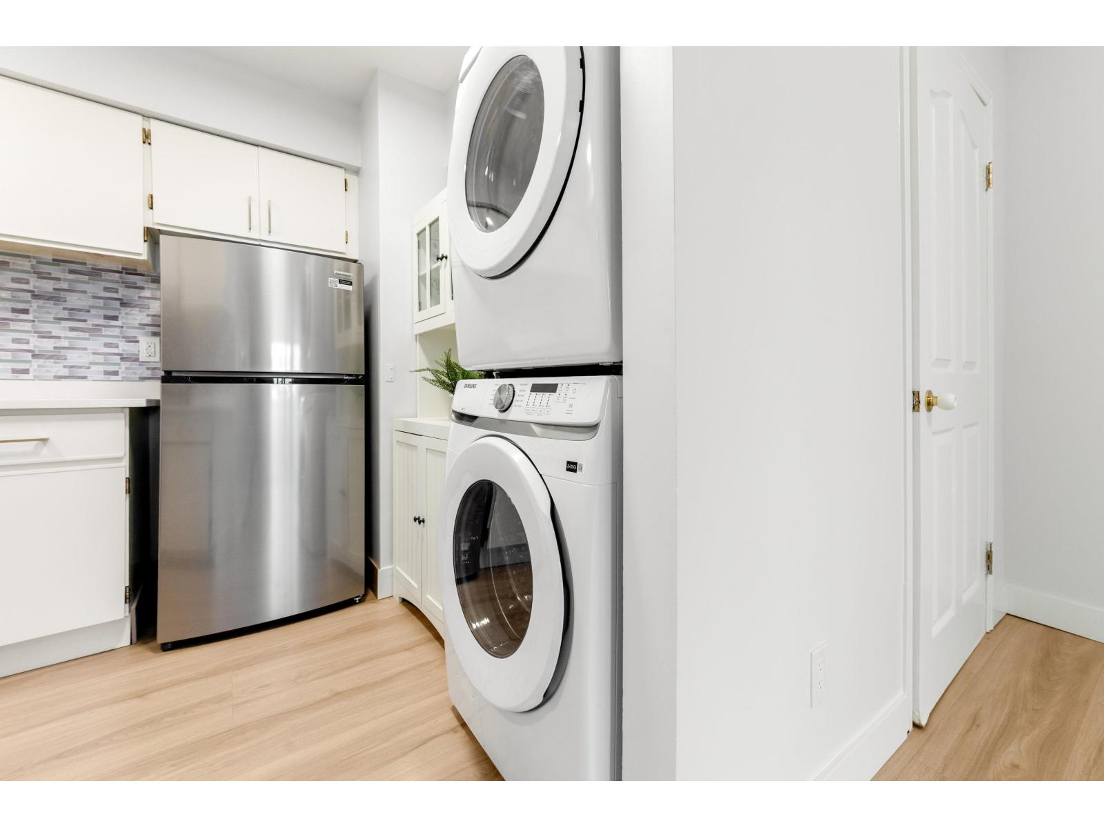 2 Bed, 1 Bath House for Sale in Surrey – 10582 HOLLY PARK LANE, Surrey – MLS# R3147798 - Image 16