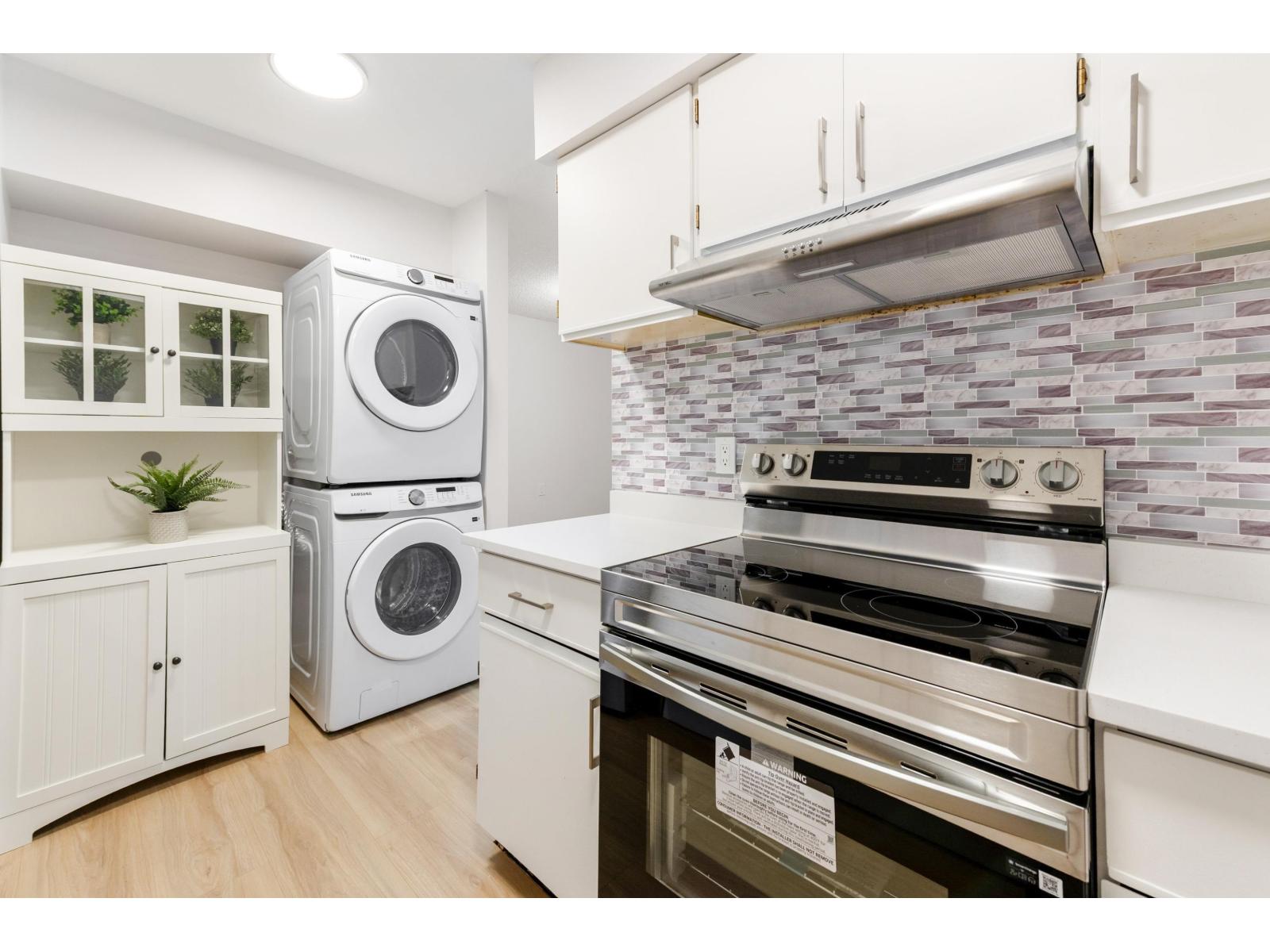 2 Bed, 1 Bath House for Sale in Surrey – 10582 HOLLY PARK LANE, Surrey – MLS# R3147798 - Image 12