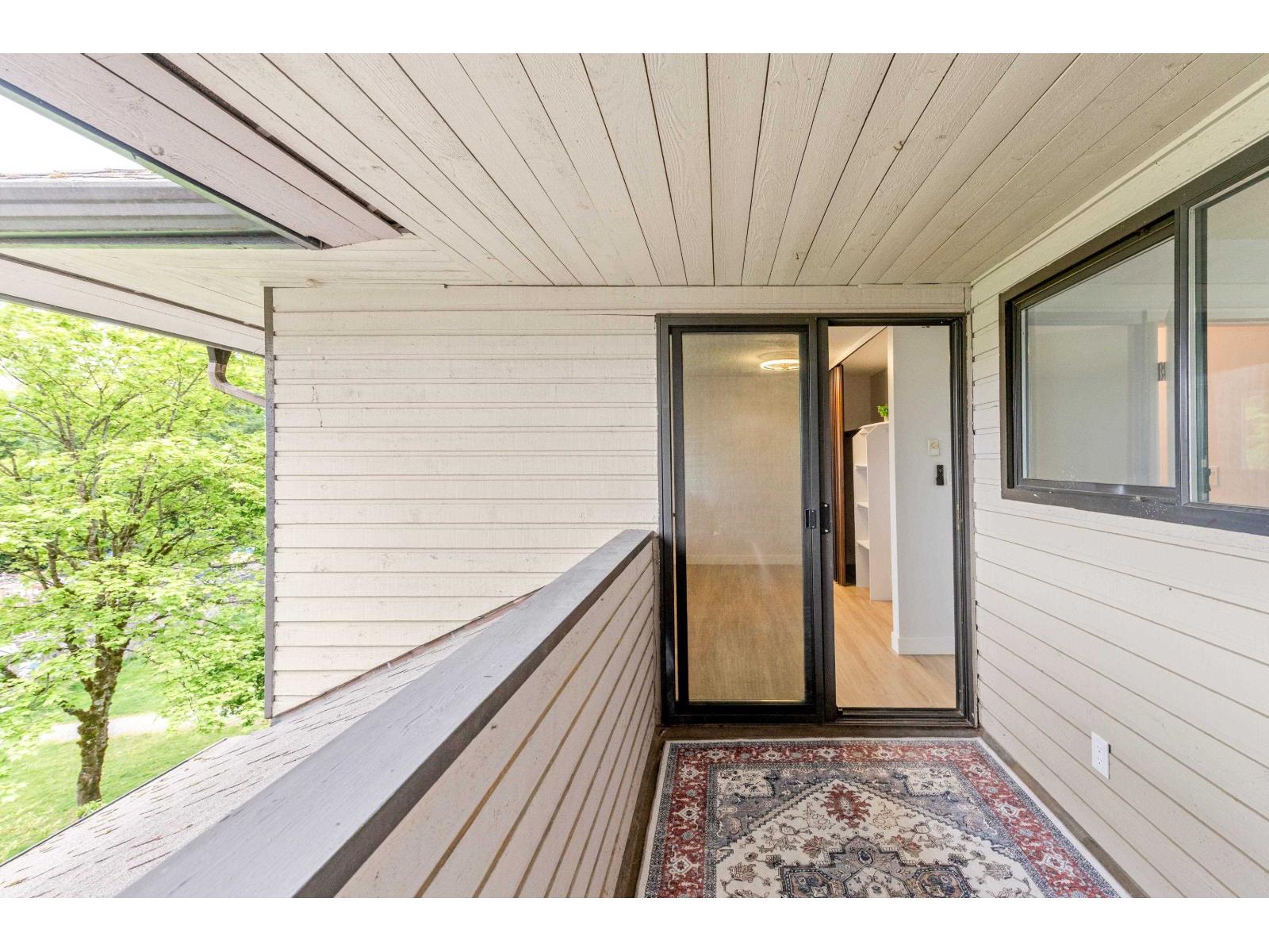 2 Bed, 1 Bath House for Sale in Surrey – 10582 HOLLY PARK LANE, Surrey – MLS# R3147798 - Image 34