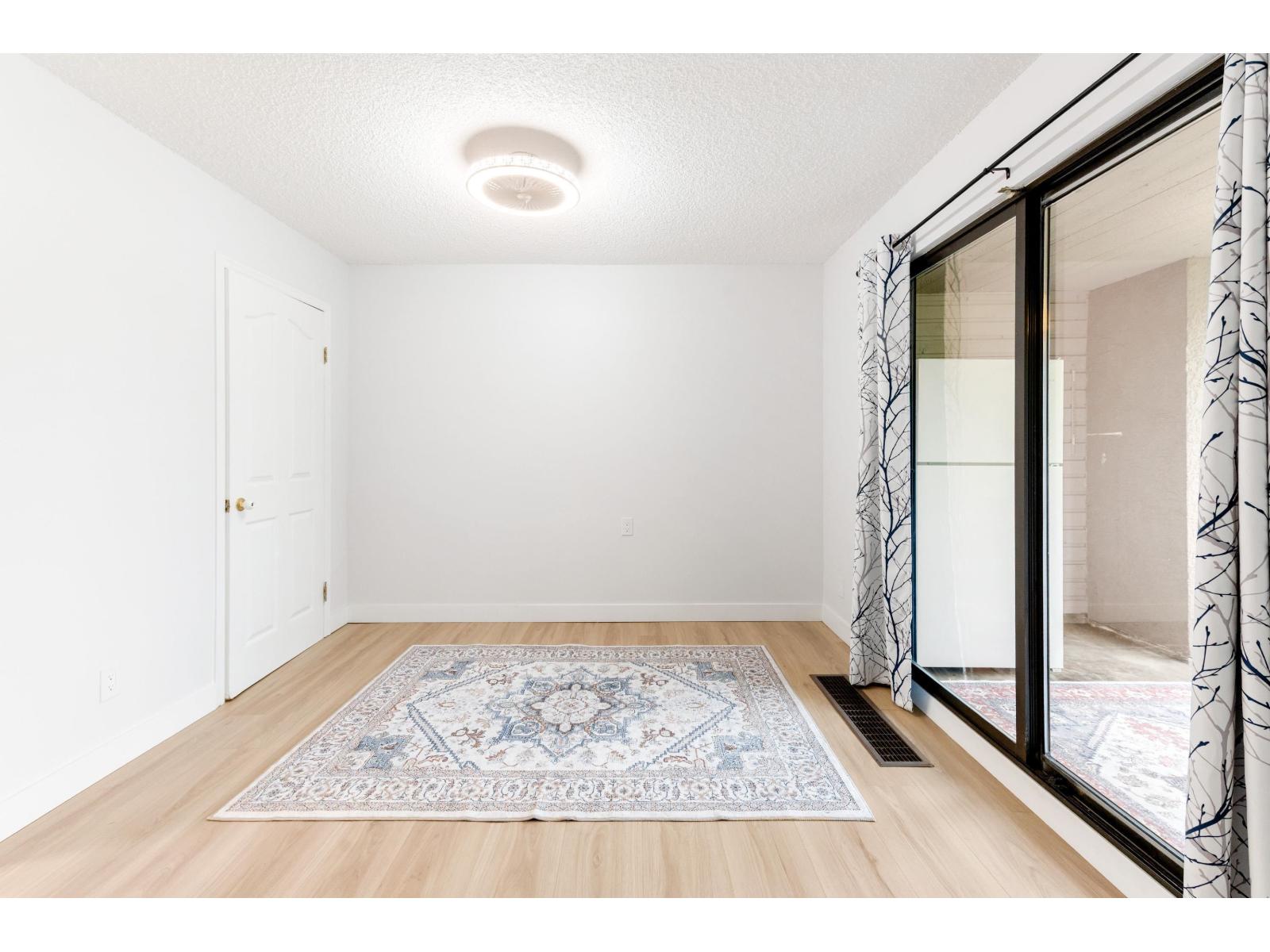 2 Bed, 1 Bath House for Sale in Surrey – 10582 HOLLY PARK LANE, Surrey – MLS# R3147798 - Image 17