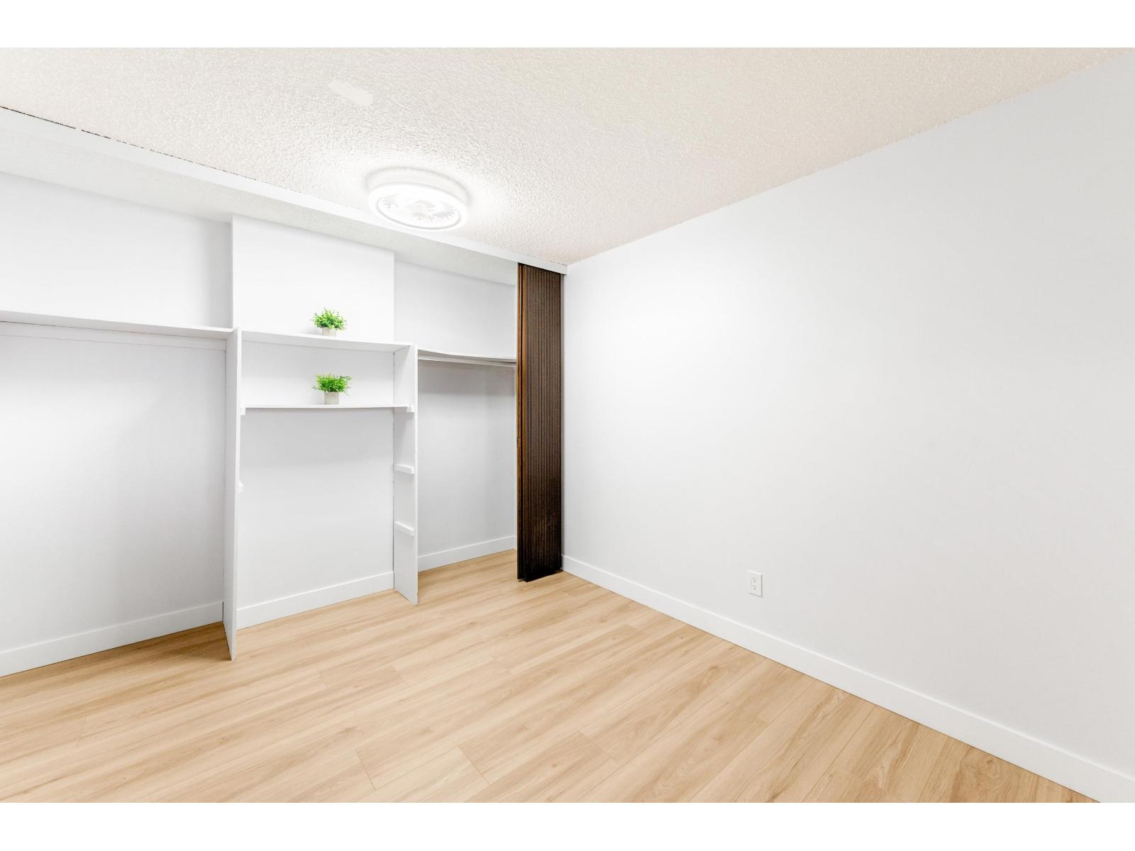 2 Bed, 1 Bath House for Sale in Surrey – 10582 HOLLY PARK LANE, Surrey – MLS# R3147798 - Image 31