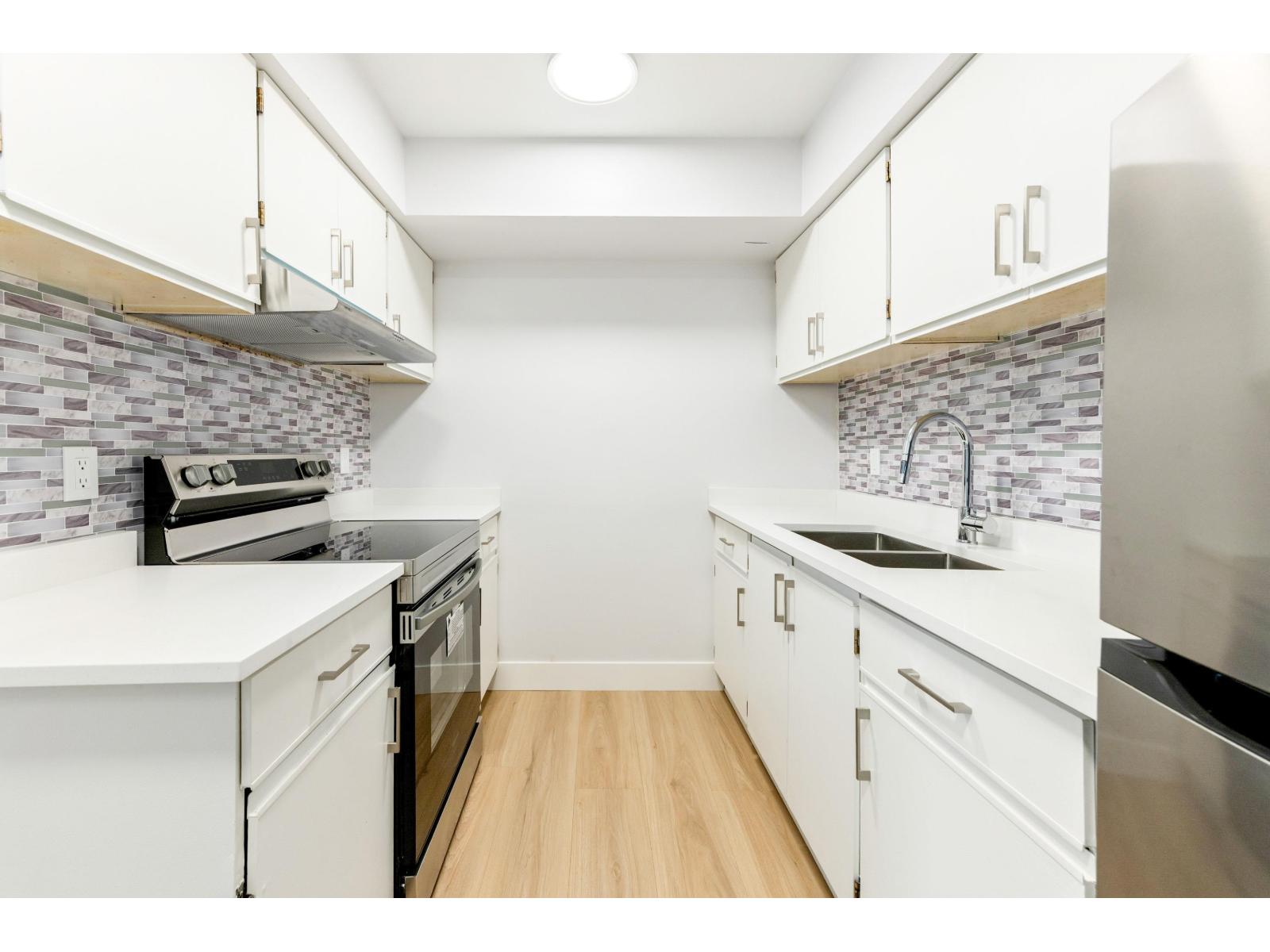 2 Bed, 1 Bath House for Sale in Surrey – 10582 HOLLY PARK LANE, Surrey – MLS# R3147798 - Image 14