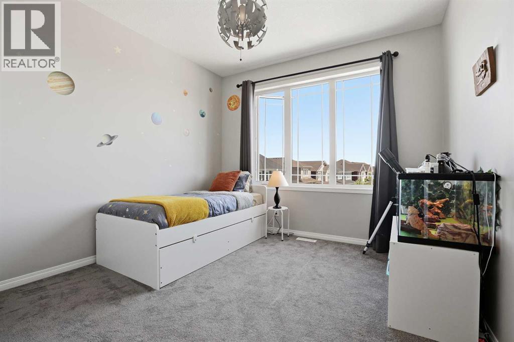 25 Yorkville Green SW - 25