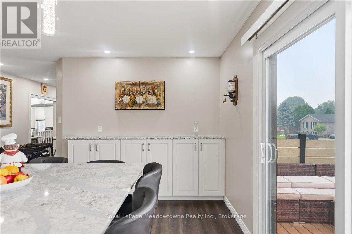 15 SHARPE STREET - 12
