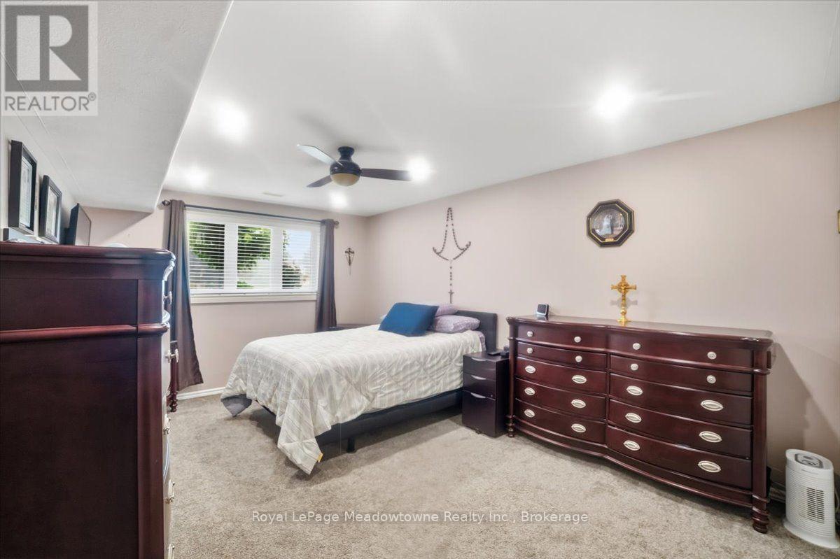 15 SHARPE STREET - 16