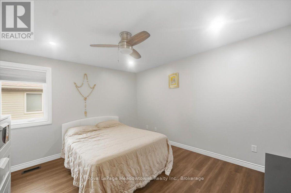 15 SHARPE STREET - 21