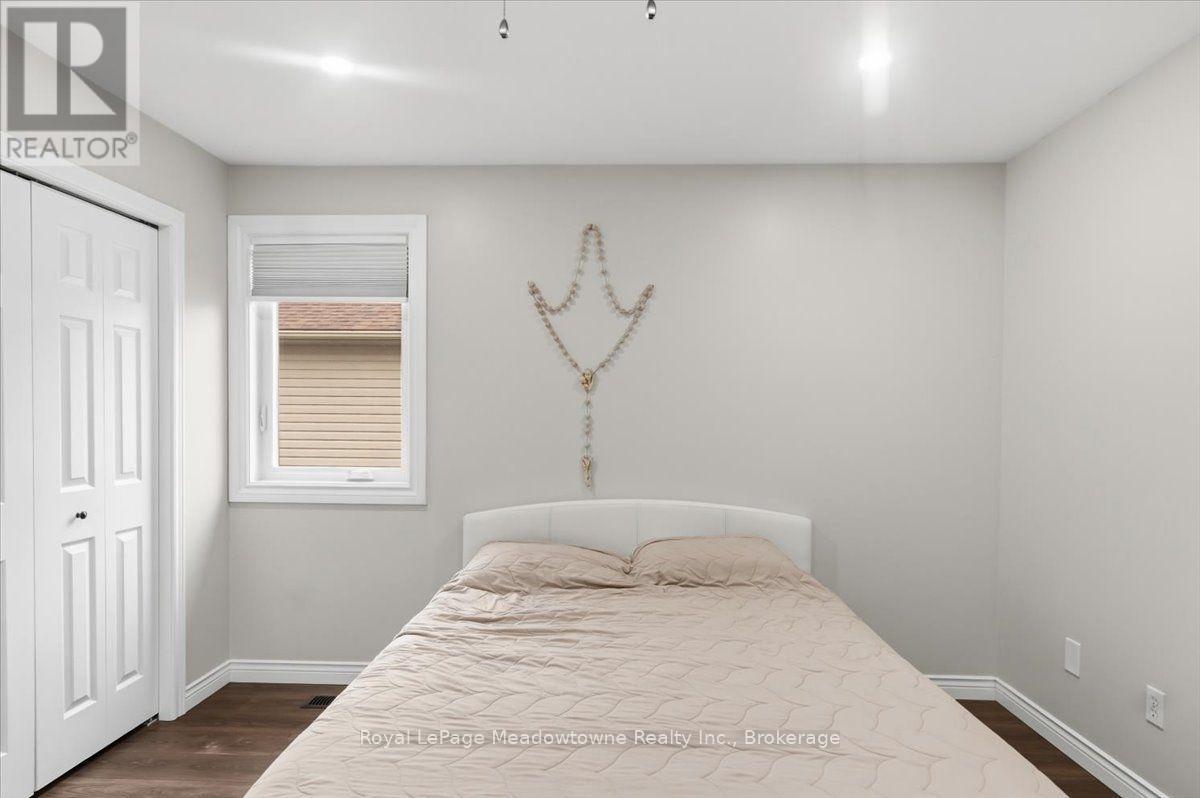 15 SHARPE STREET - 22