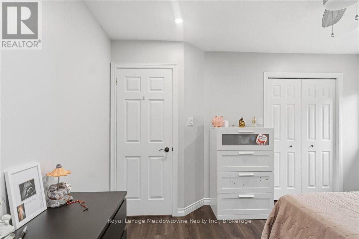 15 SHARPE STREET - 23