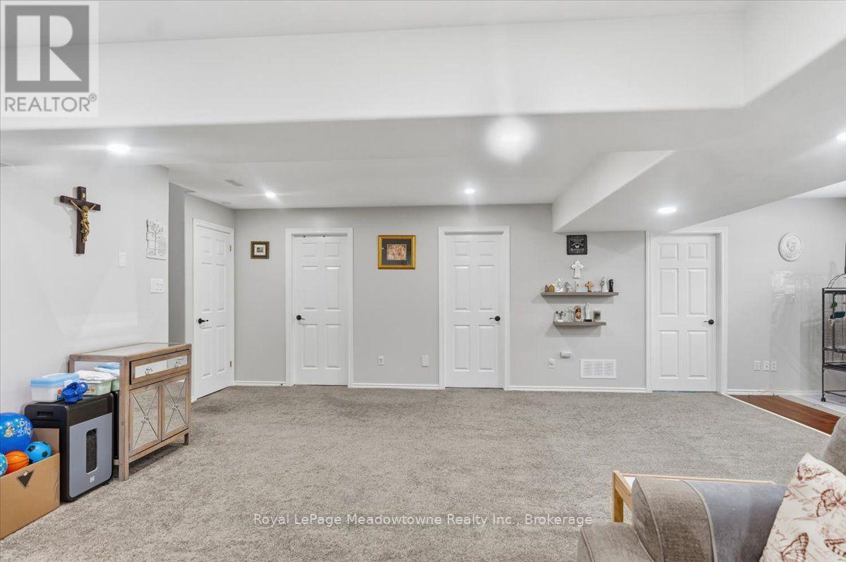 15 SHARPE STREET - 33