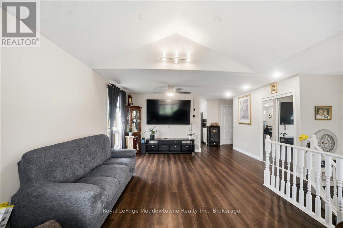 15 SHARPE STREET - 6