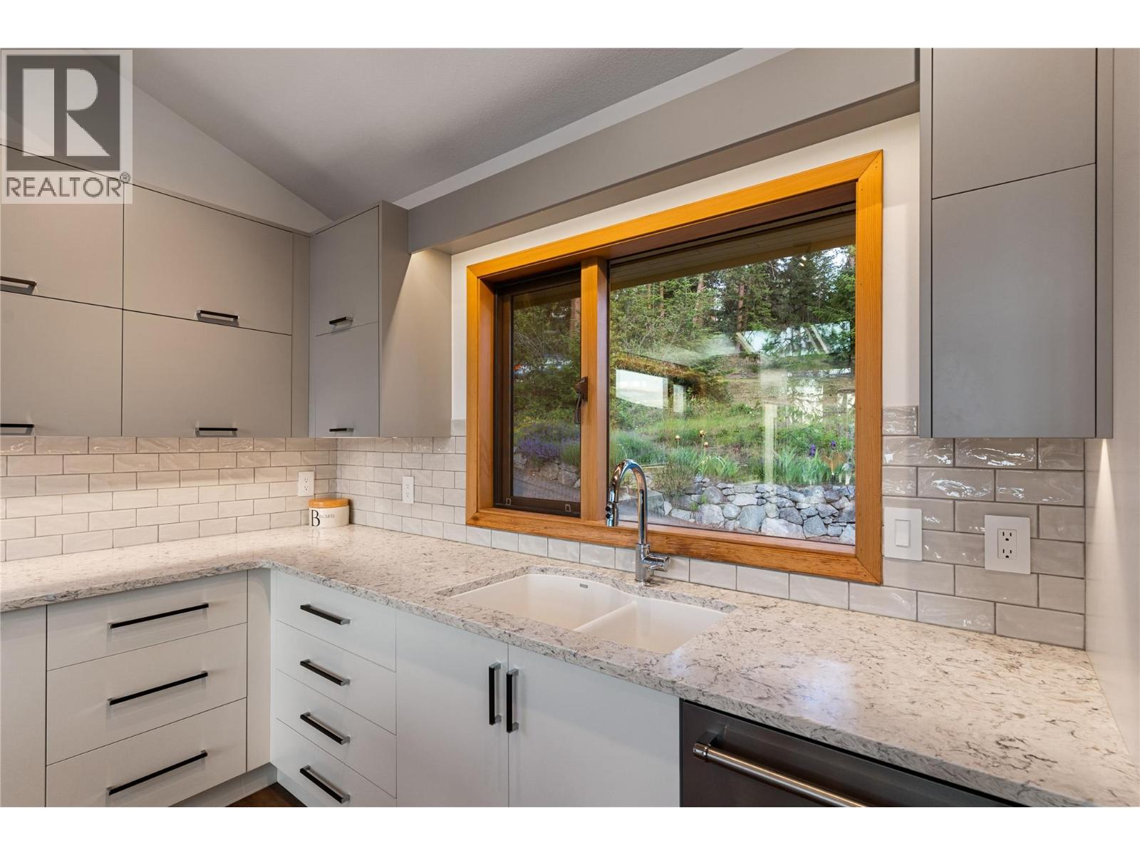1279 Camp Road - 11