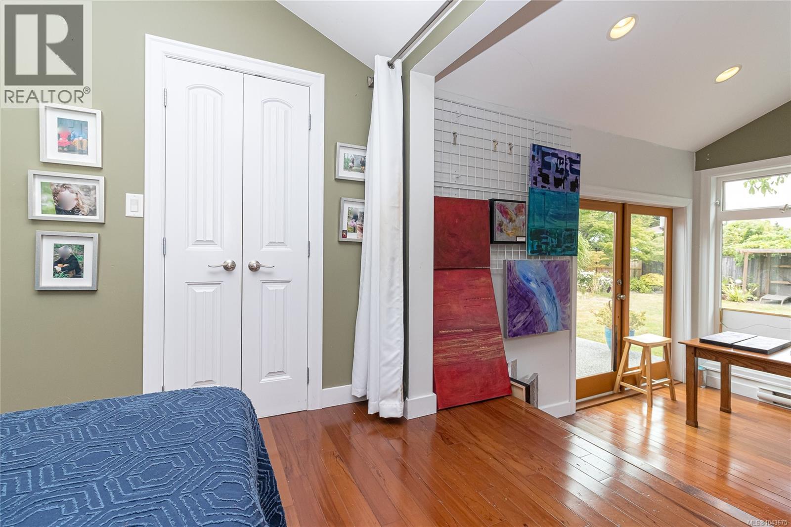 10107 Third St - 22
