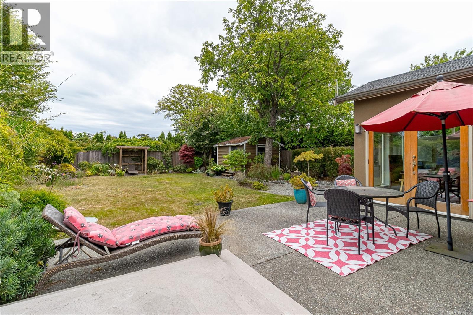 10107 Third St - 31
