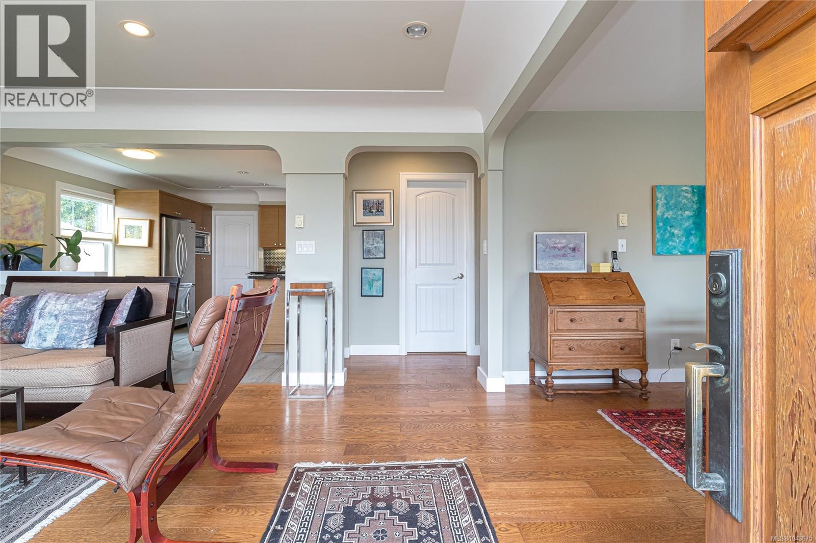 10107 Third St - 5
