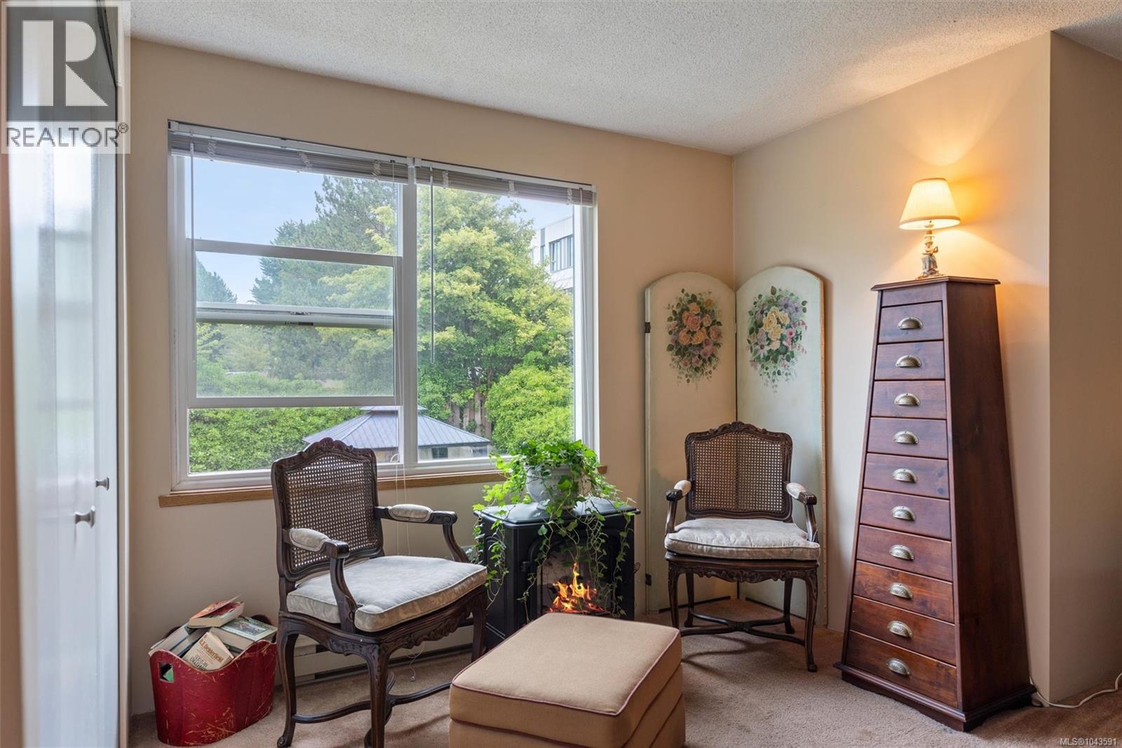 #303 1068 Tolmie Ave - 11