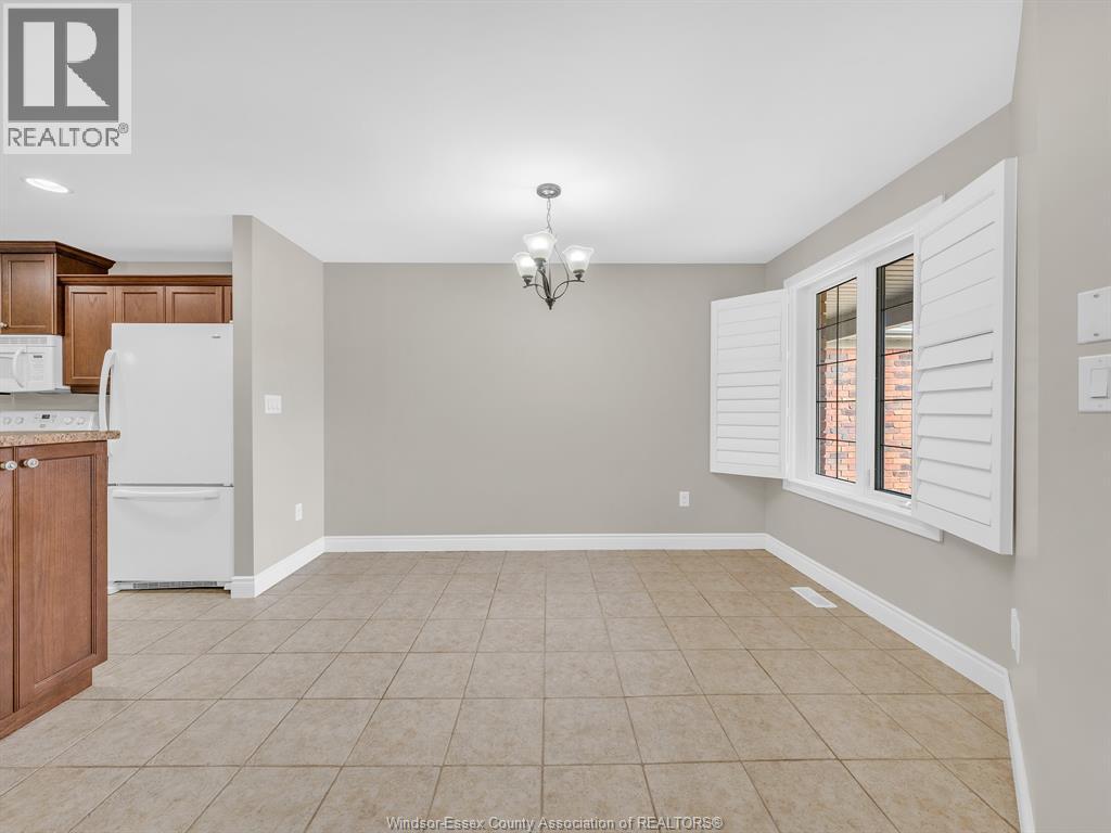 1515 SKINNER STREET - 10