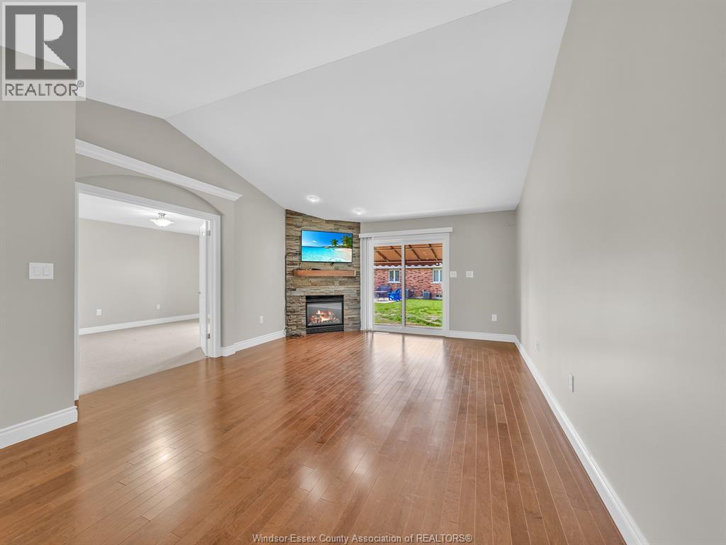 1515 SKINNER STREET - 11