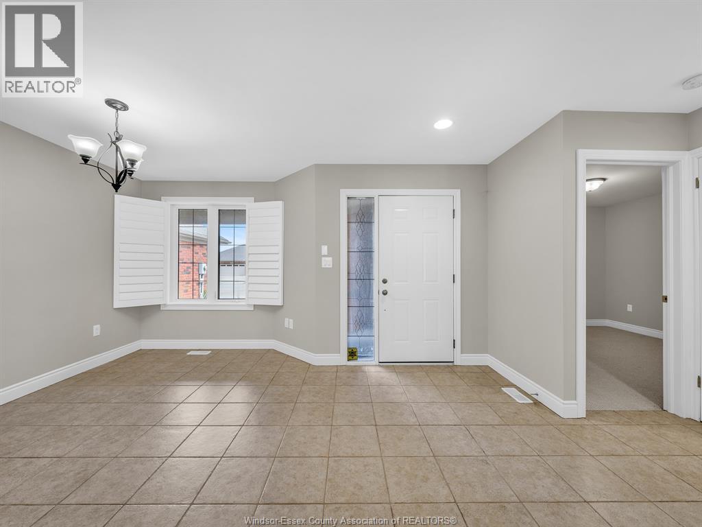 1515 SKINNER STREET - 9