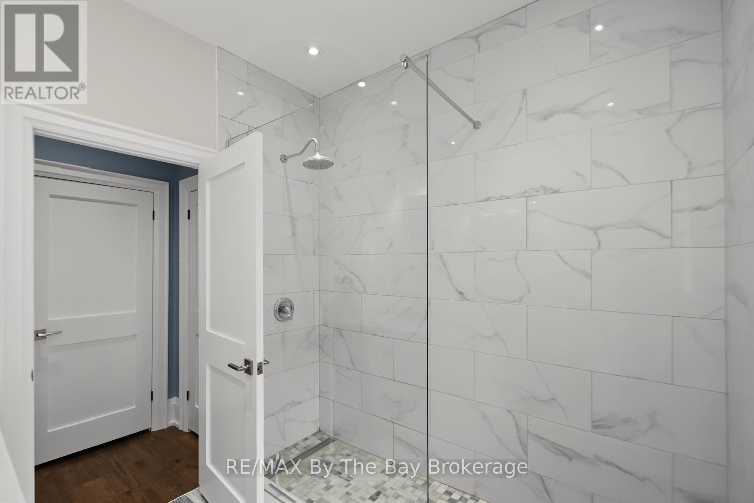 208 THOMAS STREET - Image 29