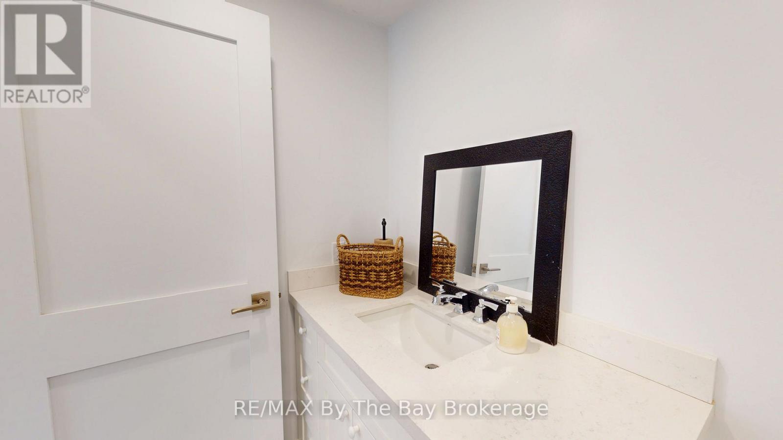 208 THOMAS STREET - Image 46
