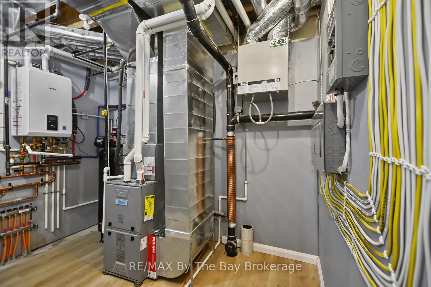 208 THOMAS STREET - Image 48