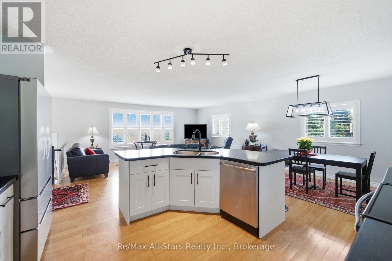 1781 SCUGOG STREET - 19