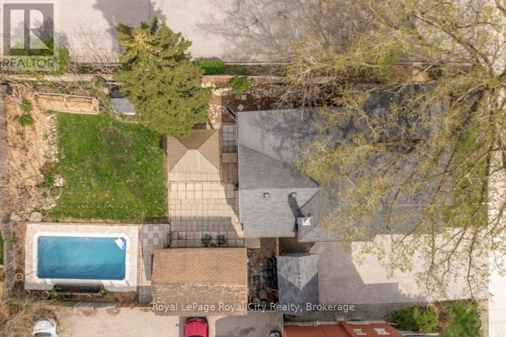 554 WOOLWICH STREET - 2
