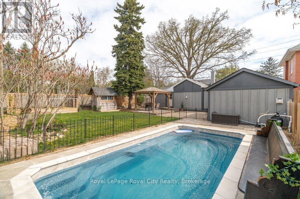 554 WOOLWICH STREET - Image 35