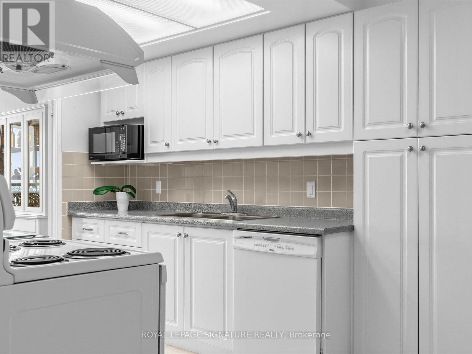 #2204 205 WYNFORD DRIVE - Image 17